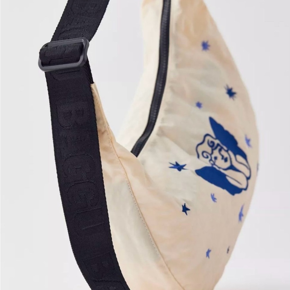 BAGGU UO EXCLUSIVE CHERUB MEDIUM NYLON CRESCENT BAG